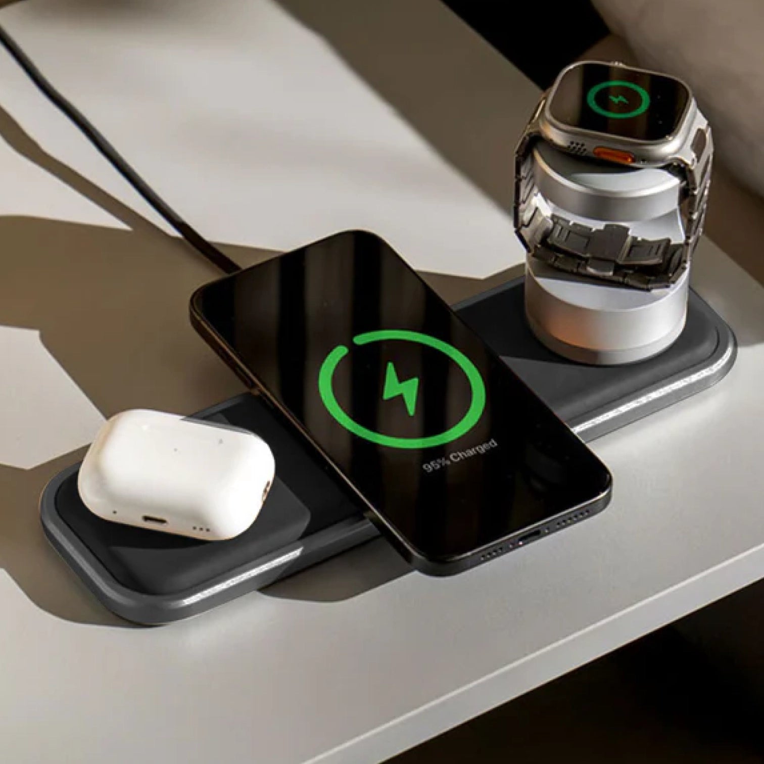 Space Black / mit Watch Charger