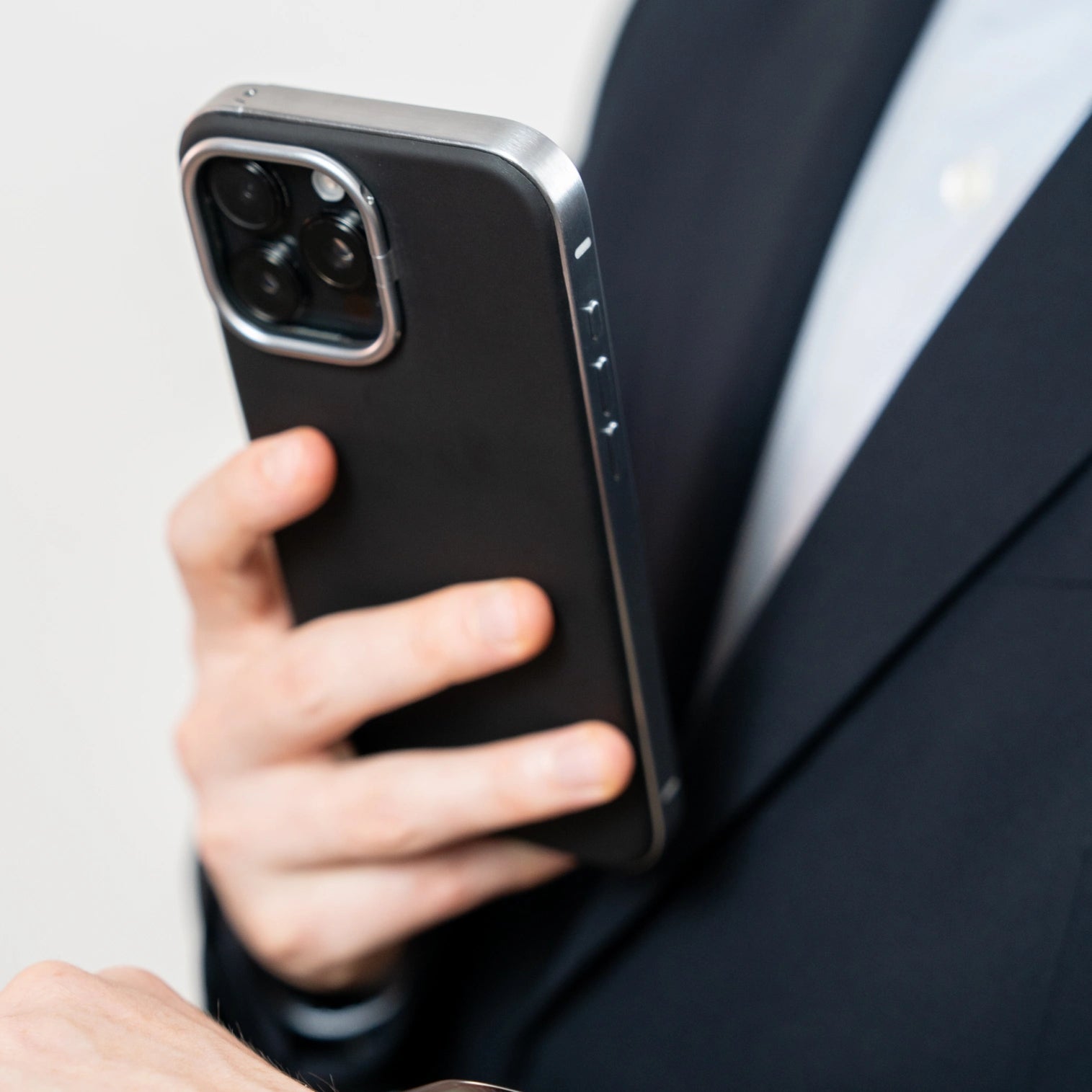 iPhone 16 Pro Max / Schwarz / Ja / MagPlate