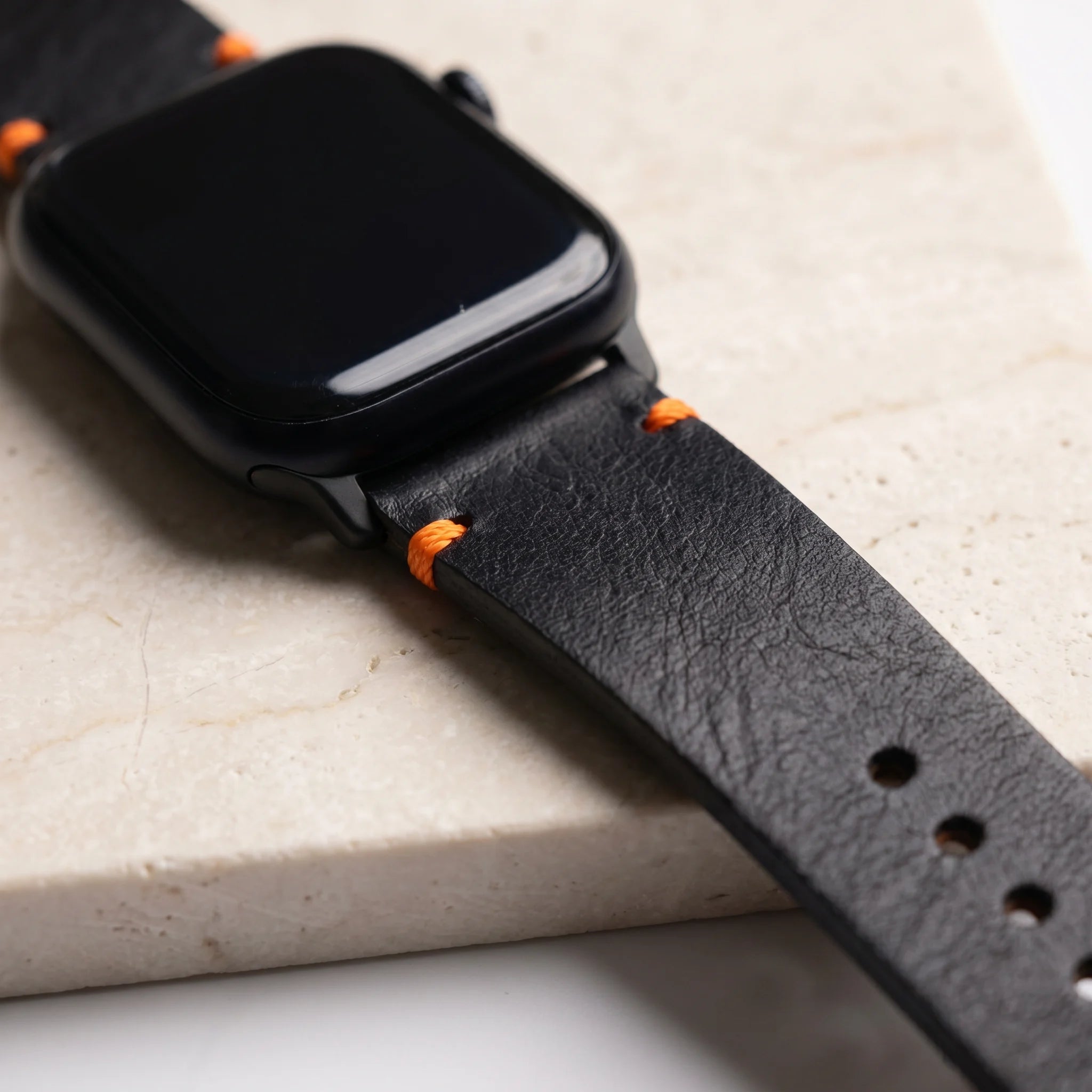 Schwarz / Orange