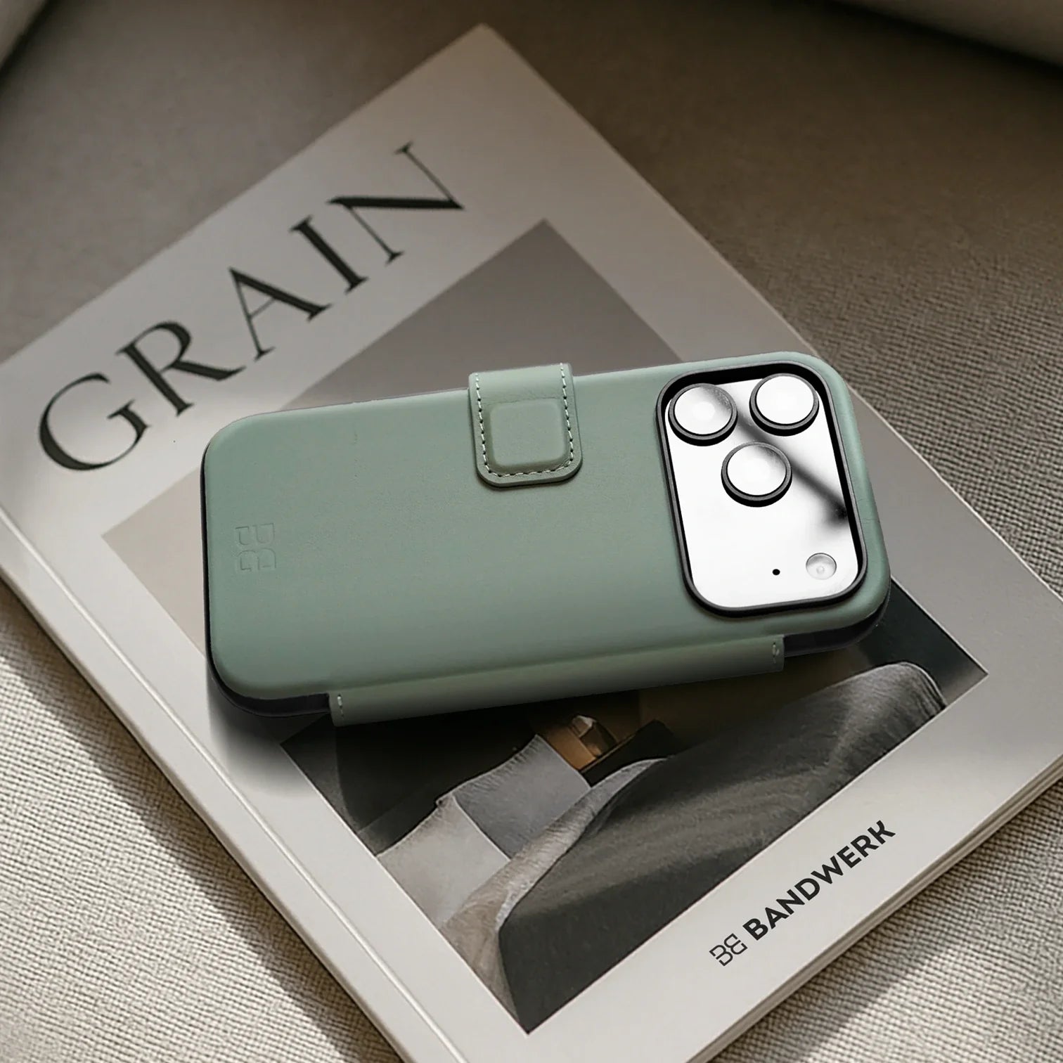 Slate Green / iPhone 18 Pro / Folio