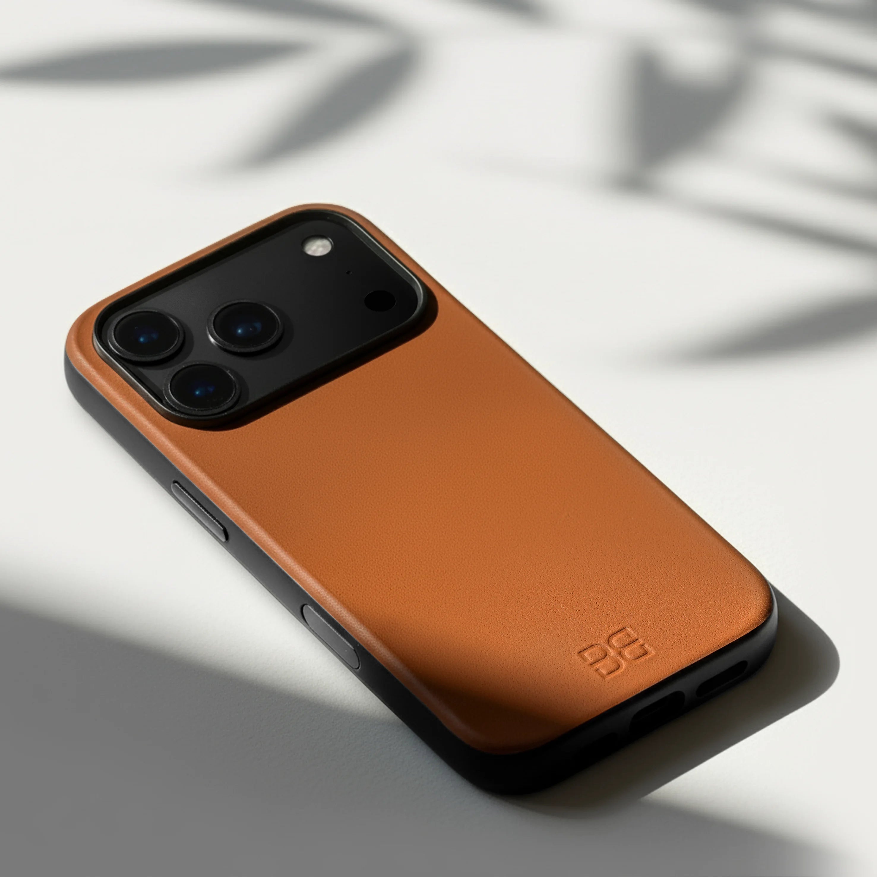 Chocolate / iPhone 17 Pro Max