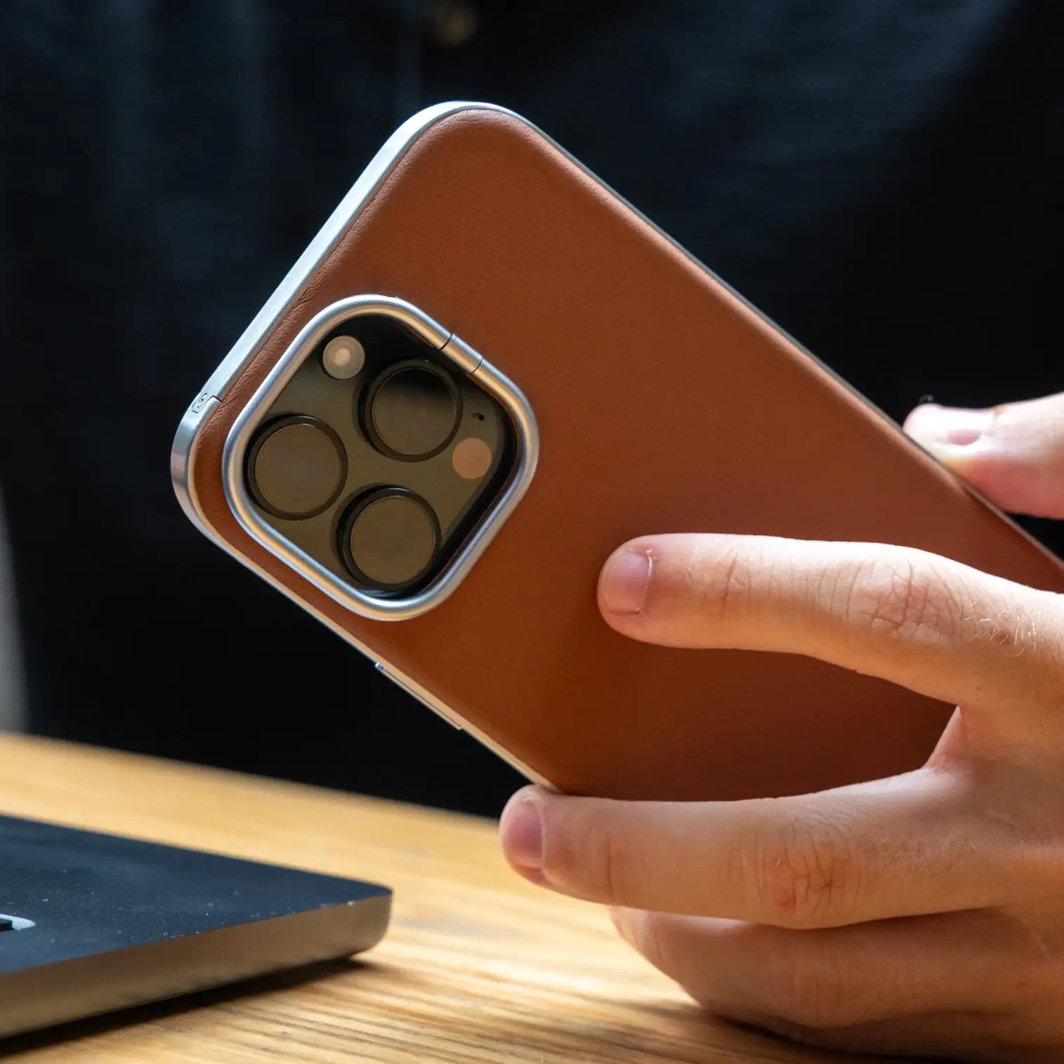iPhone 16 Pro / Silber / Ja