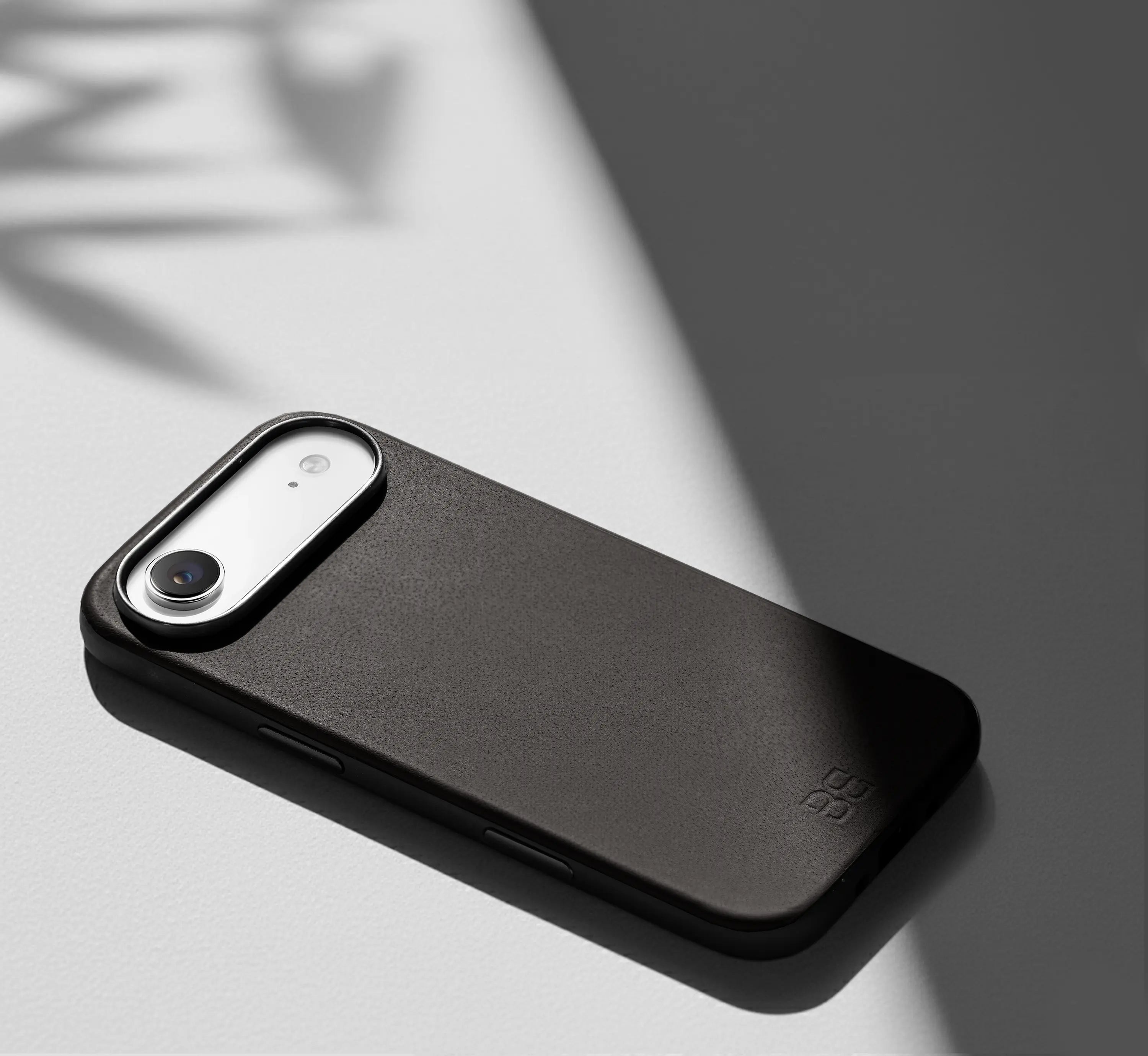Graphite / iPhone 18 Air
