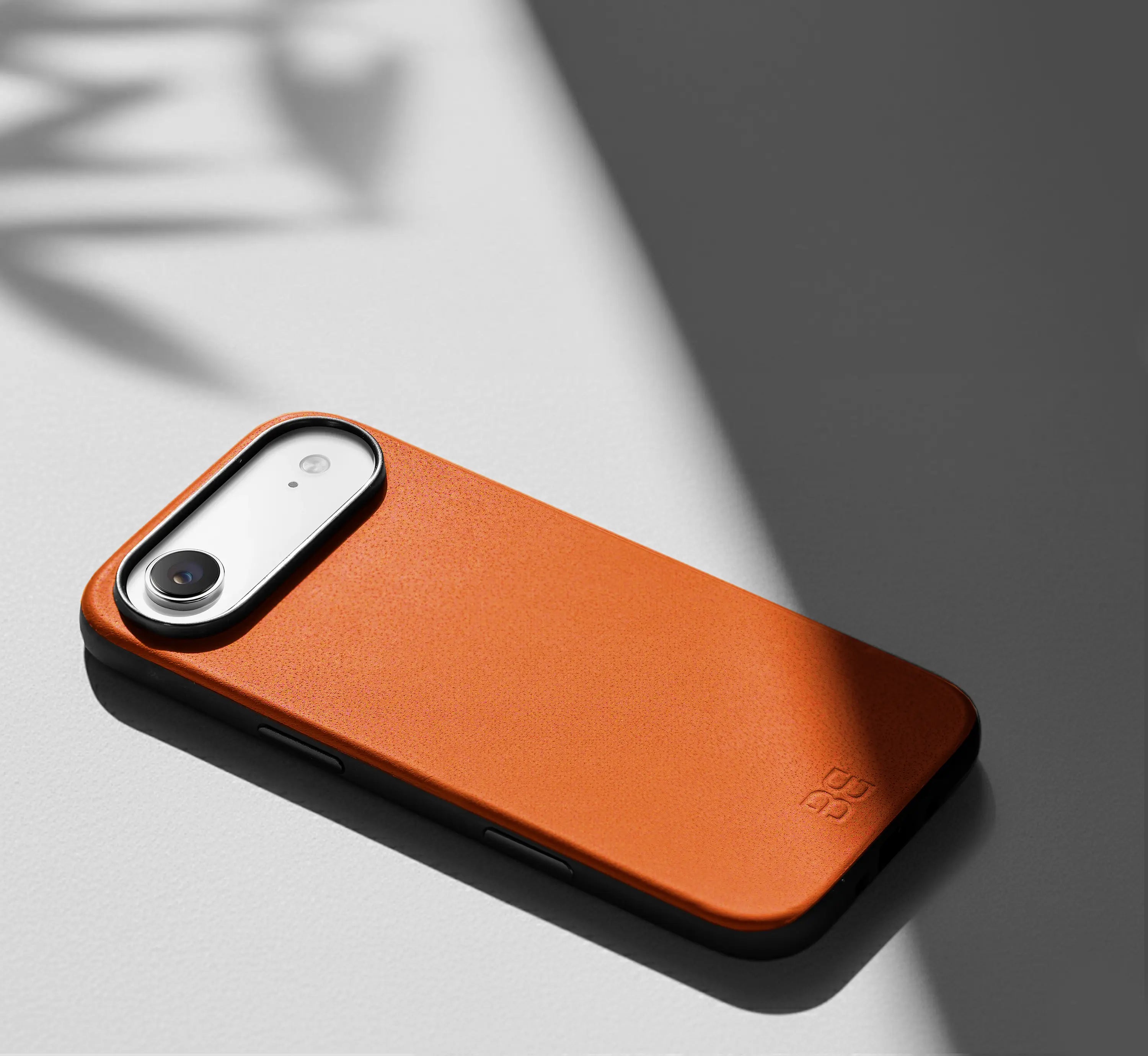Shocking Orange / iPhone 18 Air