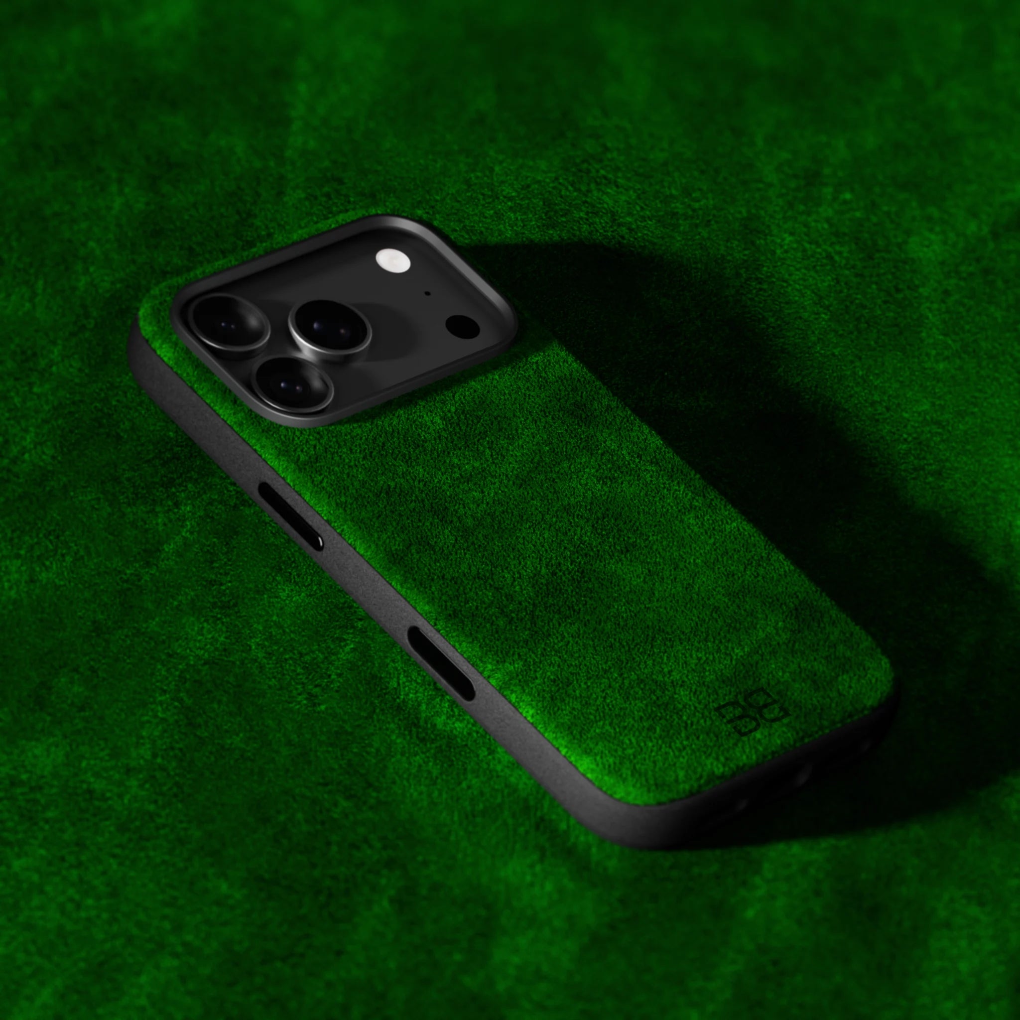 British Racing Green / iPhone 17 Pro Max
